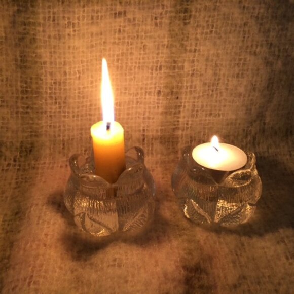 2 Clear Glass Tulip Rose Bud Flower-Shaped Candle Holders Taper Tea Lights - Picture 2 of 13